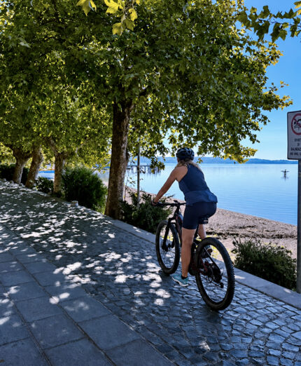 I lungolago si trovano a Bracciano e Trevignano e sono molto curati (foto Wikiloc)