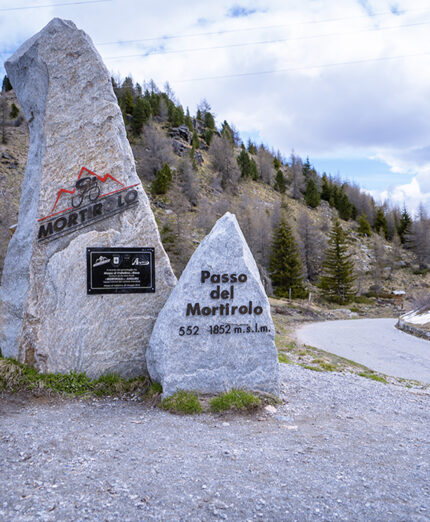 Il Mortirolo è il vertice non solo di un valico, ma di una vera e propria rete di versanti e stradine di montagna (foto Christian Riva)