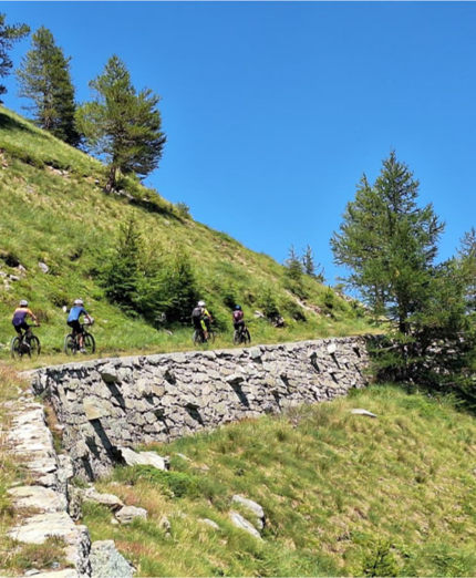 Upslowtour, Anello dei rifugi, strada per il rifugio Barant (foto Marco Fardelli)