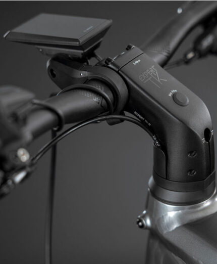 L'attacco manubrio Expert TK III è corto: sulla piega si trova il iplay Bosch Purion 200
