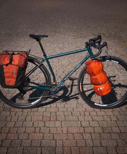 La bicicletta Avventuro è progettata per ospitare ruote da 32, nuova frontiera del gravel