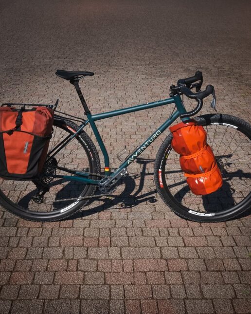 La bicicletta Avventuro è progettata per ospitare ruote da 32, nuova frontiera del gravel