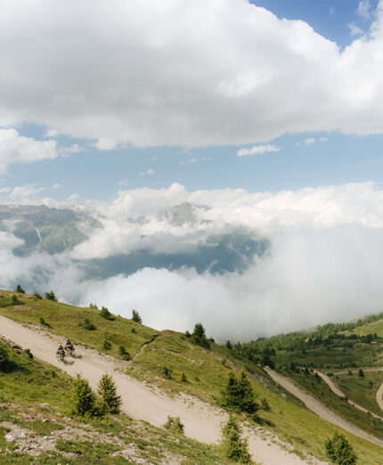 La montagna intorno è gigantesca, la Francia è vicina (foto Federico Ravassard)
