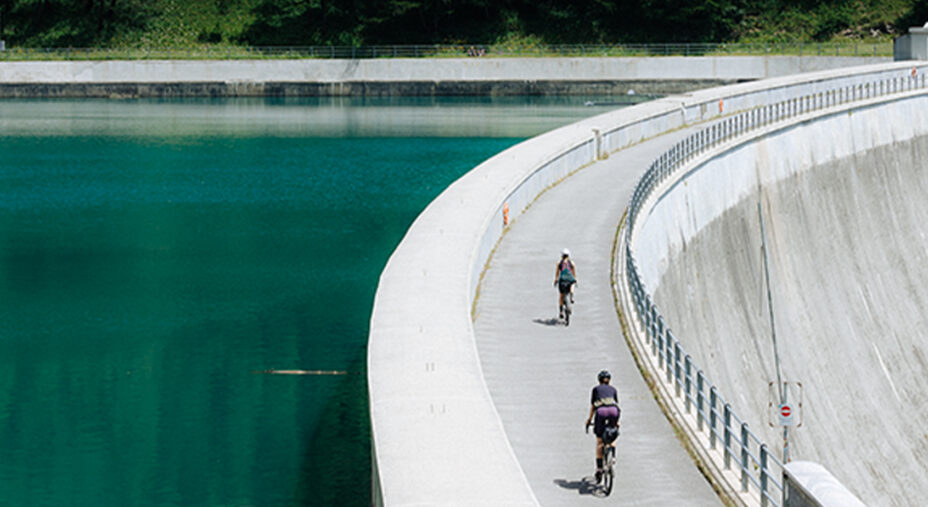 Il lago artificiale di Rochemolles, realizzato fra il 1924 e il 1930, è al servizio della centrale di Bardonecchia (foto Federico Ravassard)