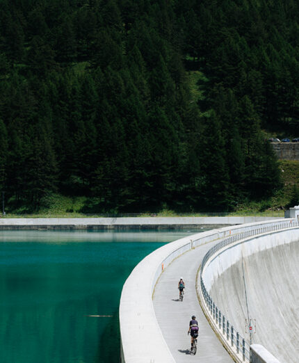 Il lago artificiale di Rochemolles, realizzato fra il 1924 e il 1930, è al servizio della centrale di Bardonecchia (foto Federico Ravassard)
