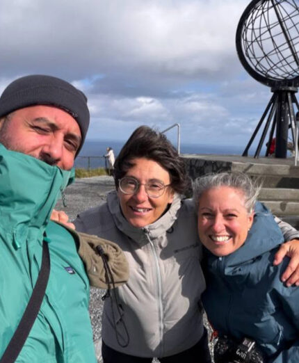 I tre protagonisti dell'avventura lunga oltre 5.000 chilometri: il reporter Francesco Vigliotti, Simona Pergola e Simona Ridolfi