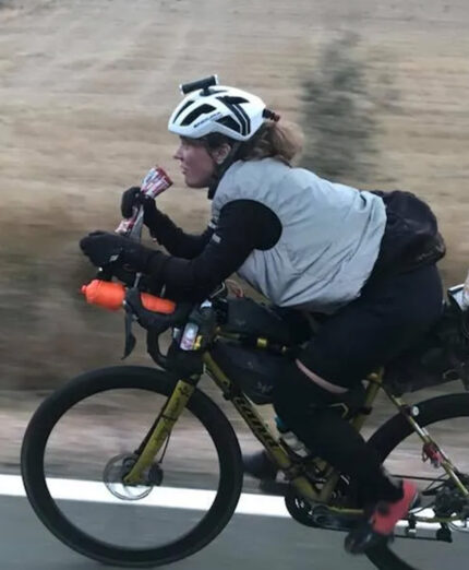 La scozzese detentrice del record Jenny Graham, che nel 2018 ha completato il giro in 124 giorni e 11 ore (foto Guinness)