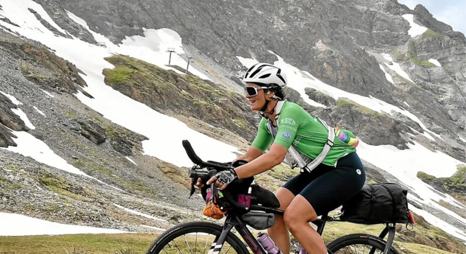 Nella sua costruzione del viaggio, Cinquini pone grande attenzione sulla bici e come attrezzarla