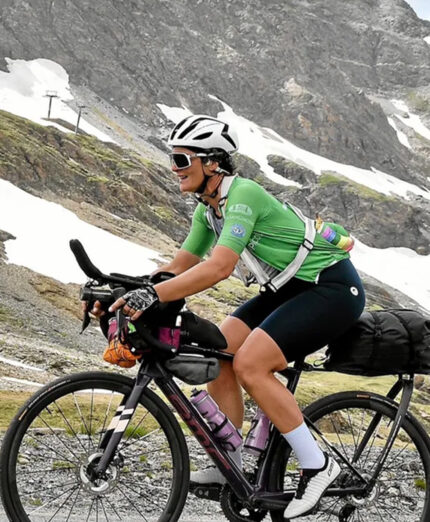 Nella sua costruzione del viaggio, Cinquini pone grande attenzione sulla bici e come attrezzarla
