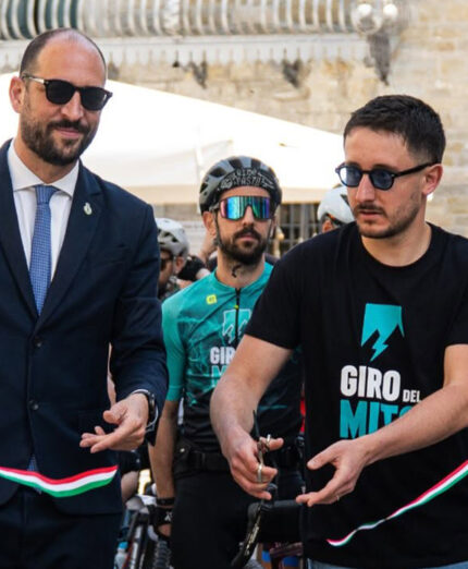 Da destra, Moreno e Federico Para assieme al Sindaco di Bagno di Romagna Enrico Spighi