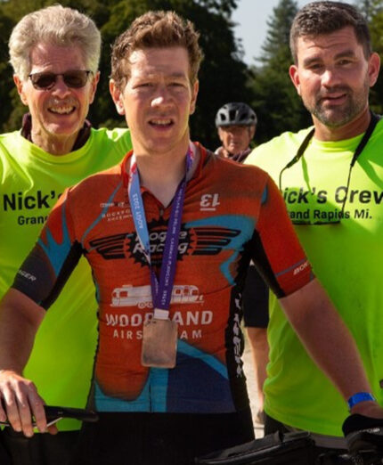 Nick DeHaan, primo classificato nell'edizione del 2023 con un tempo mostruoso, di gran lunga inferiore ai due giorni in bici...