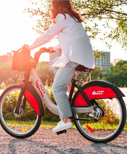 A Montreal è attivo un servizio di bike sharing dal nome BIXI: possibile acquistare le singole corse o abbonamenti mensili