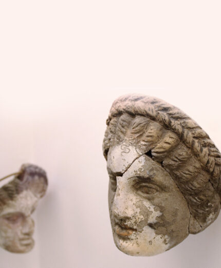 La porzione classica del Museo di Lipari ospita anfore e soprattutto delle particolari maschere di teatro (foto Museo Lipari)