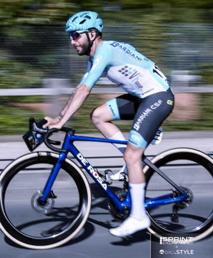 Martin Marcellusi è un corridore professionista. Ha partecipato a 4 Giri d'Italia. Laziale di oriine, si è trasferito a Vittoria, in provincia di Ragusa