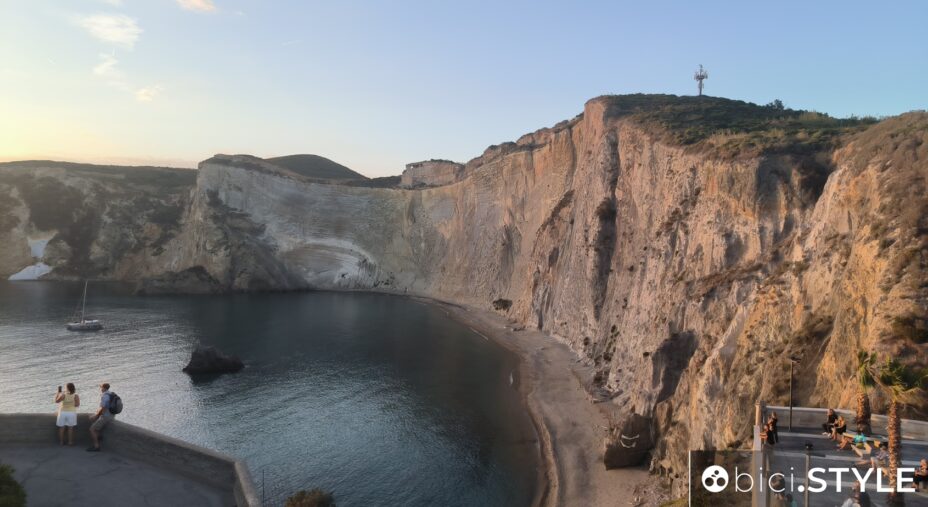 Isola di Ponza in sella, Lazio, Bici in Comune, mobilità