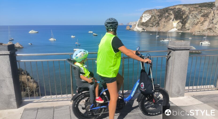 Ponza in sella, Lazio, Isola di Ponza, microisole, isole