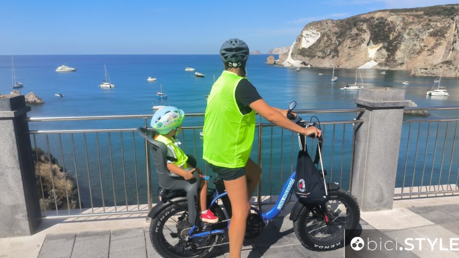 Ponza in sella, Lazio, Isola di Ponza, microisole, isole