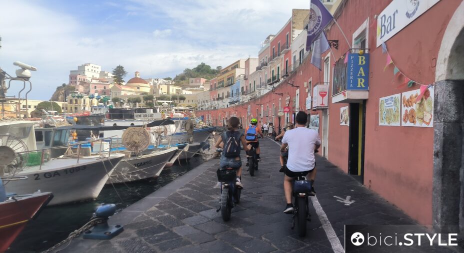 Ponza in sella, Lazio, Isola di Ponza, microisole, isole
