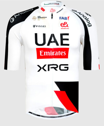 Nella scorsa primavera, è stata messa in palio una maglia UAEM015 “Magistrale Ultra" del UAE Team Emirates