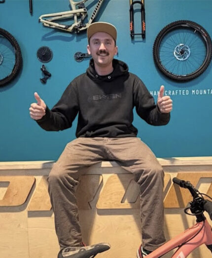 Anche Phil Atwill, downhiller britannico con 4 podi in Coppa del Mondo, ha scelto Bikeflip