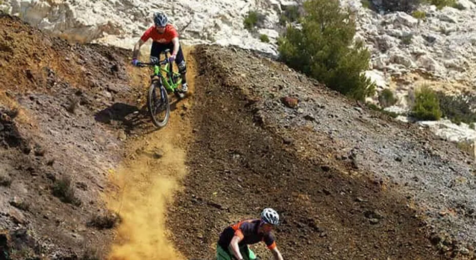Il Bike Park comprende circa 120 chilometri di sentieri e percorsi tutti legati al Monte Calamita (foto Ridi)