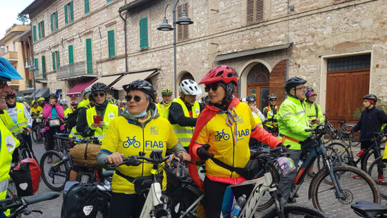 Casco obbligatorio? La FIAB non cambia la sua posizione