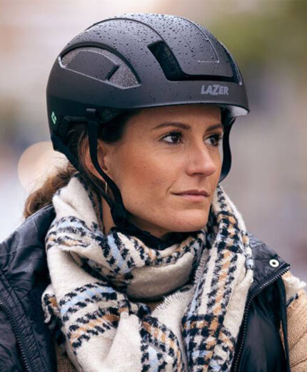 Molti praticanti sono contrari all'obbligatorietà del casco in città, considerando le basse velocità di marcia