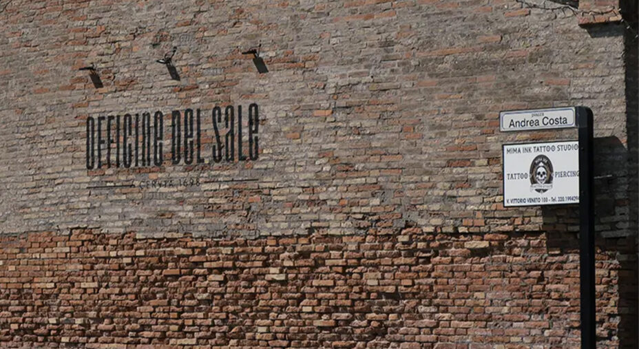 L'economia locale è fortemente legata alla produzione del sale, visto anche come richiamo turistico
