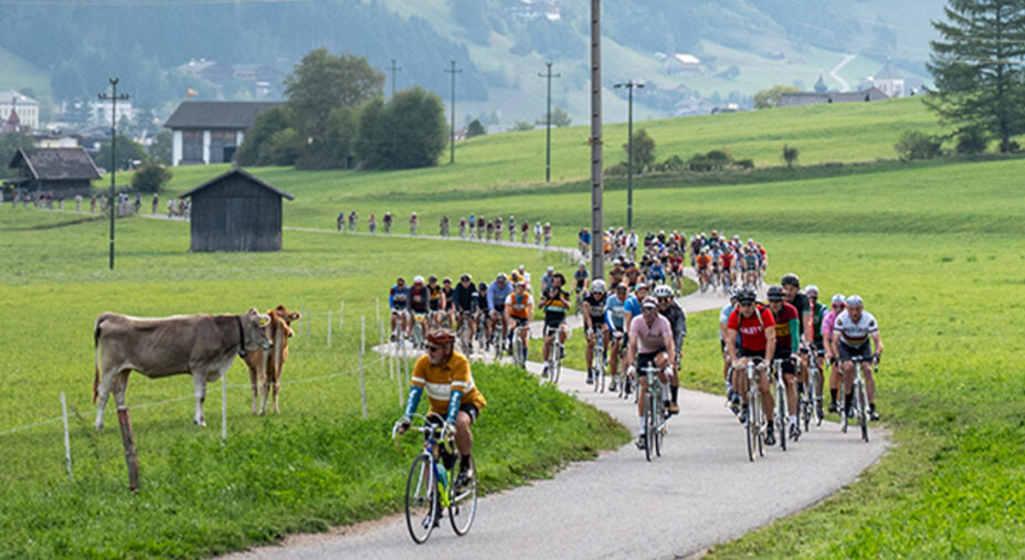 Eroica Dolomiti 2026 gruppo nel fondovalle