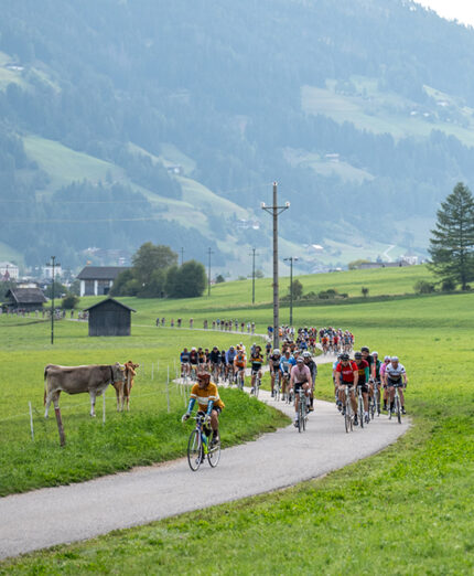 Eroica Dolomiti 2026 gruppo nel fondovalle