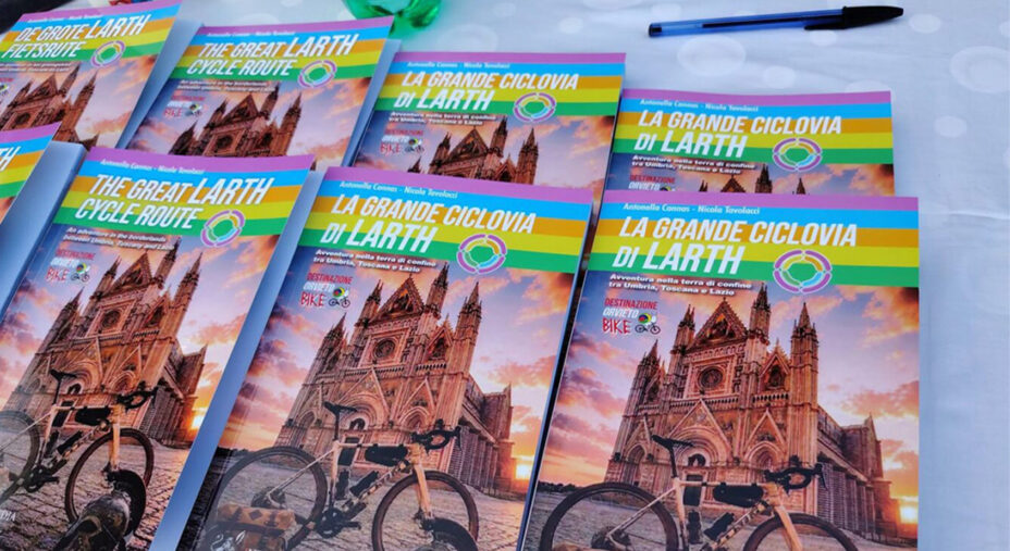 La guida della Ciclovia di Larth, disponibile presso tutti i punti informativi di Orvieto e acquistabile online