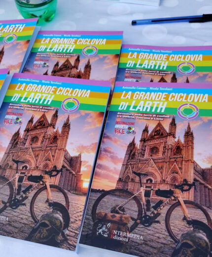 La guida della Ciclovia di Larth, disponibile presso tutti i punti informativi di Orvieto e acquistabile online