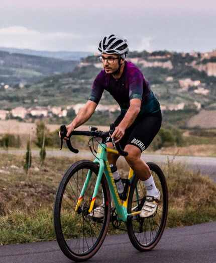 La Ciclovia di Larth si sviluppa su due tracce distinte, una per MTB o gravel e l'altra per le bici da strada