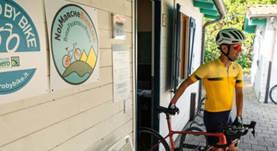 Il pacchetto proposto da Natural Village Resort è di 4 giorni, per affrontare escursioni nel cuore delle Marche