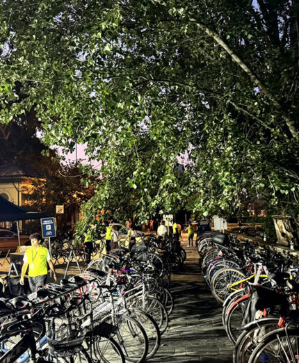 I parcheggi di Extragiro sono in ampi spazi recintati e hanno una capienza fino a 2.000 bici