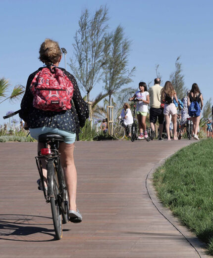 Tutta la zona del lungomare di Rimini, quasi un'autostrada è stata trasformata e dedicata a pedoni e ciclisti