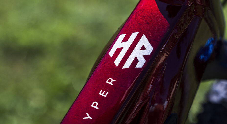 Le finiture marmorizzate sono per l'hardtail Hyper R un richiamo per chi ama il bello in una MTB