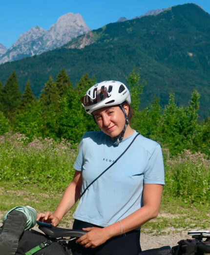 Ilaria Fiorillo, pugliese trapiantata a Milano, nota influencer e cicloattivista ha ideato il progetto "Milano in bicicletta"
