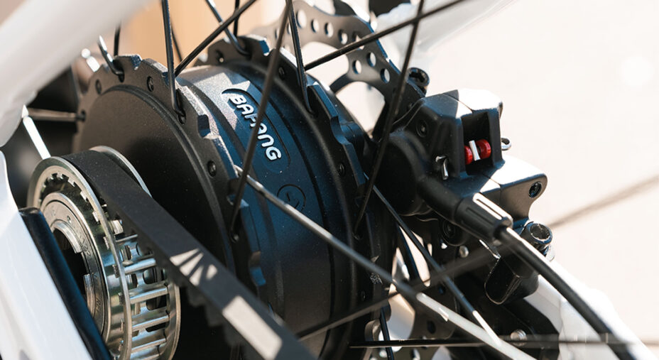Noa monta il nuovo Bafang RG E510.D, cambio elettronico a 5 velocità che funziona sia in modalità automatica che manuale