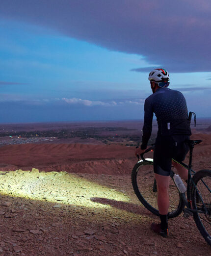 Restiamo a osservare il tramonto su Atacama fino all'ultimo e poi facciamo ritorno verso l'hotel