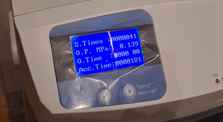 Sul display della macchina si visualizzano i parametri che permettono di simulare l'ipossia