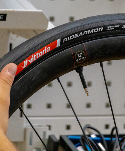 Vittoria RideArmor si rinnova e si allarga fino a 42 millimetri