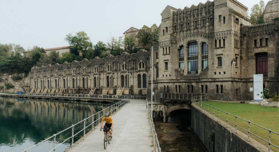 Milano, Industria, bicicletta (foto Federico Ravassard)