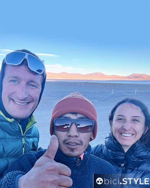 Il selfie con Nilton e la laguna al tramonto, prima che il valido autista riparta verso Uyuni