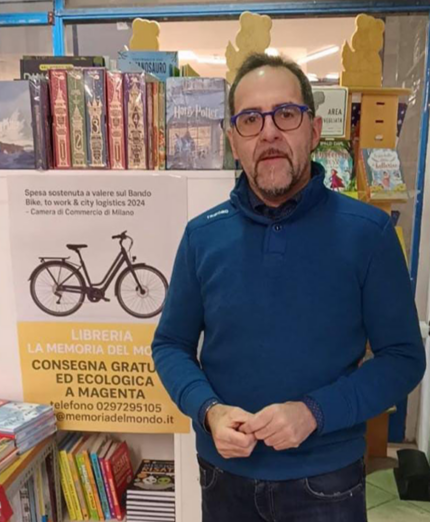 Libreria La Memoria del Mondo, Magenta, consegne e-bike, Luca Malini