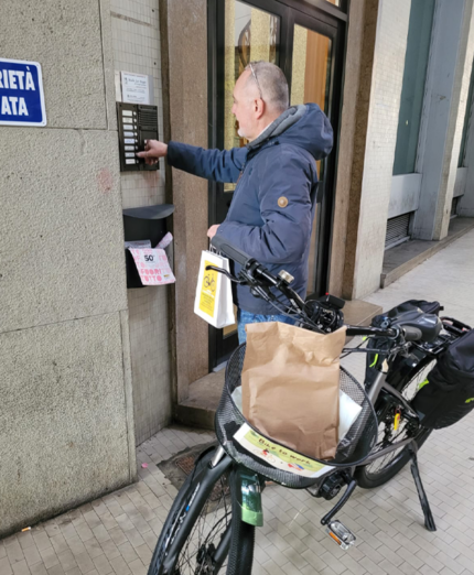 Libreria La Memoria del Mondo, Magenta, consegne e-bike, Giorgio Geroldi
