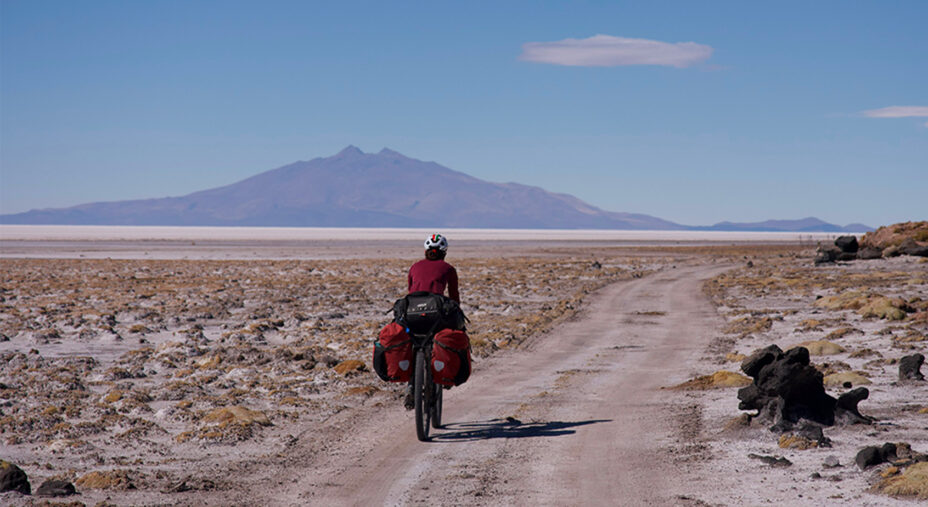 L’unico modo per orientarsi è puntare le montagne all’orizzonte e seguire la traccia gps