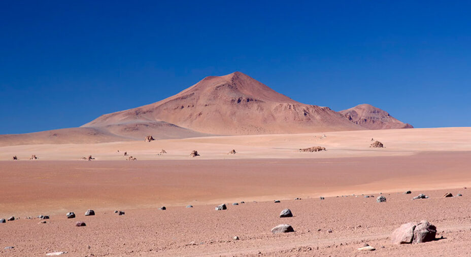 Il Deserto di Salvador Dalí, un'arida e spettacolare valle situata nel sud-ovest della Bolivia