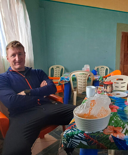 E questo è il ristorante: nel menù soltanto pollo e patatine