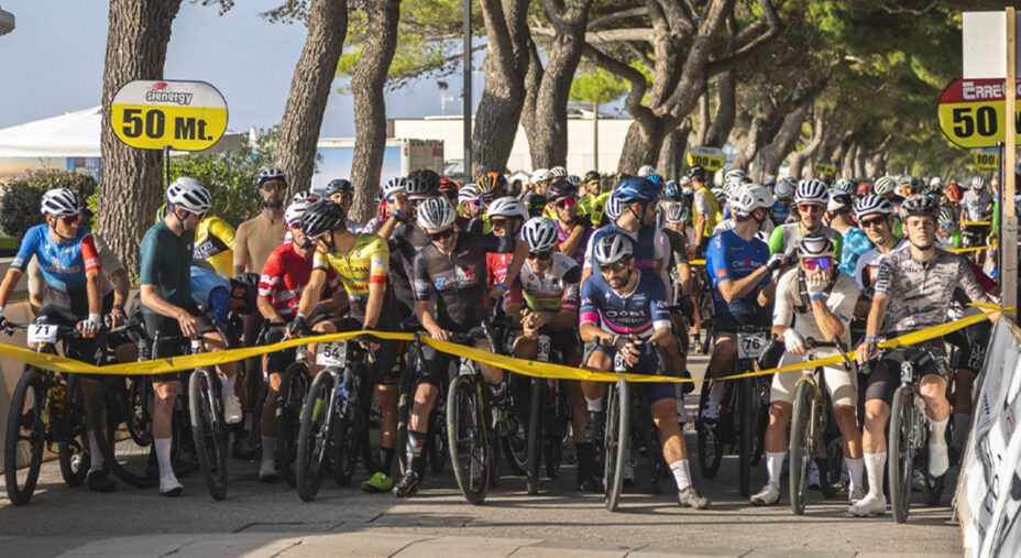 Lo scorso anno il gravel ha avuto ampio spazio conla Roast Gravel: il sabato non competitiva, la domenica a briglia sciolta (foto Maicol Novara)